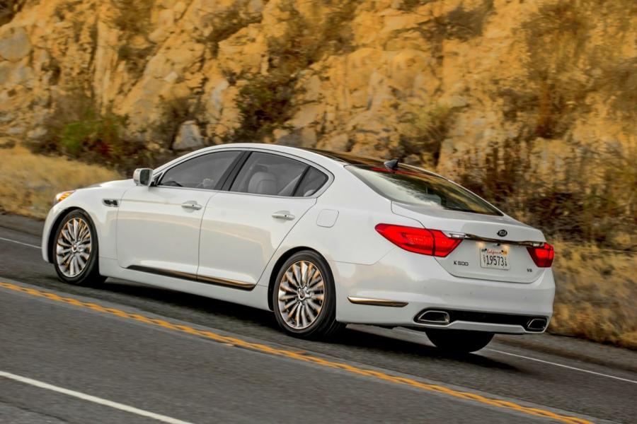  Kia K900 2015 года  (фото 17 из 21)